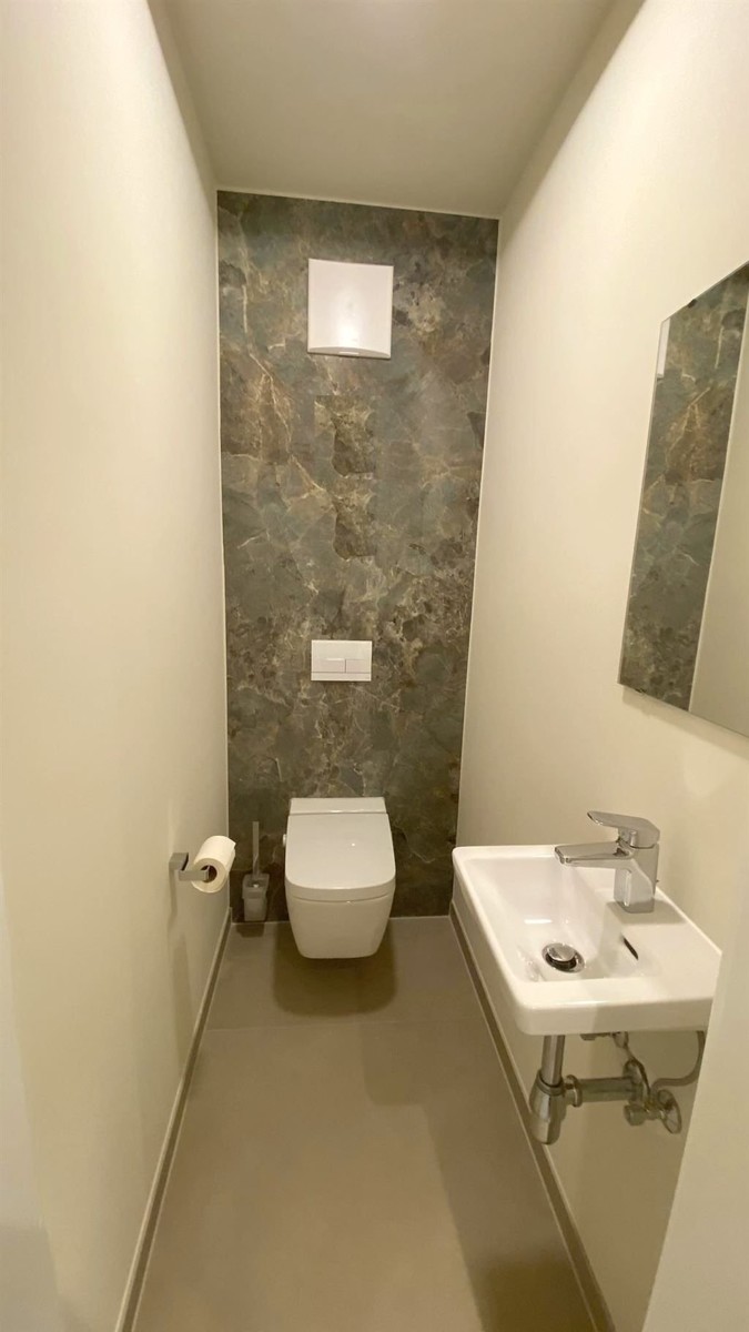 3-Zimmer-Wohnung, Terrasse, eigener Garten, Küche, voll möbliert, Einzel-Garage - Gäste-WC.jpg (824)