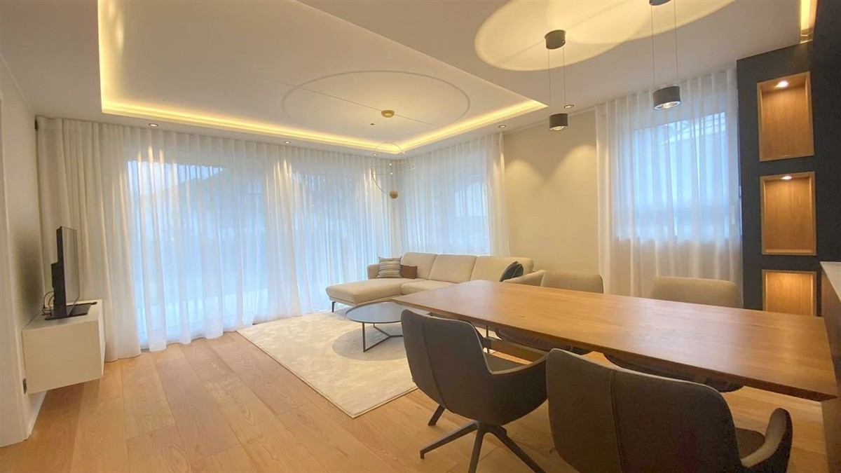 3-Zimmer-Wohnung, Terrasse, eigener Garten, Küche, voll möbliert, Einzel-Garage - Essbereich.jpg (815)