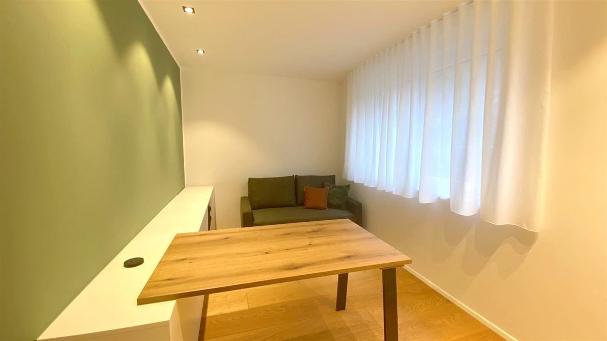 3-Zimmer-Wohnung, Terrasse, eigener Garten, Küche, voll möbliert, Einzel-Garage - Kinder/Arbeitzimmer.jpg (822)